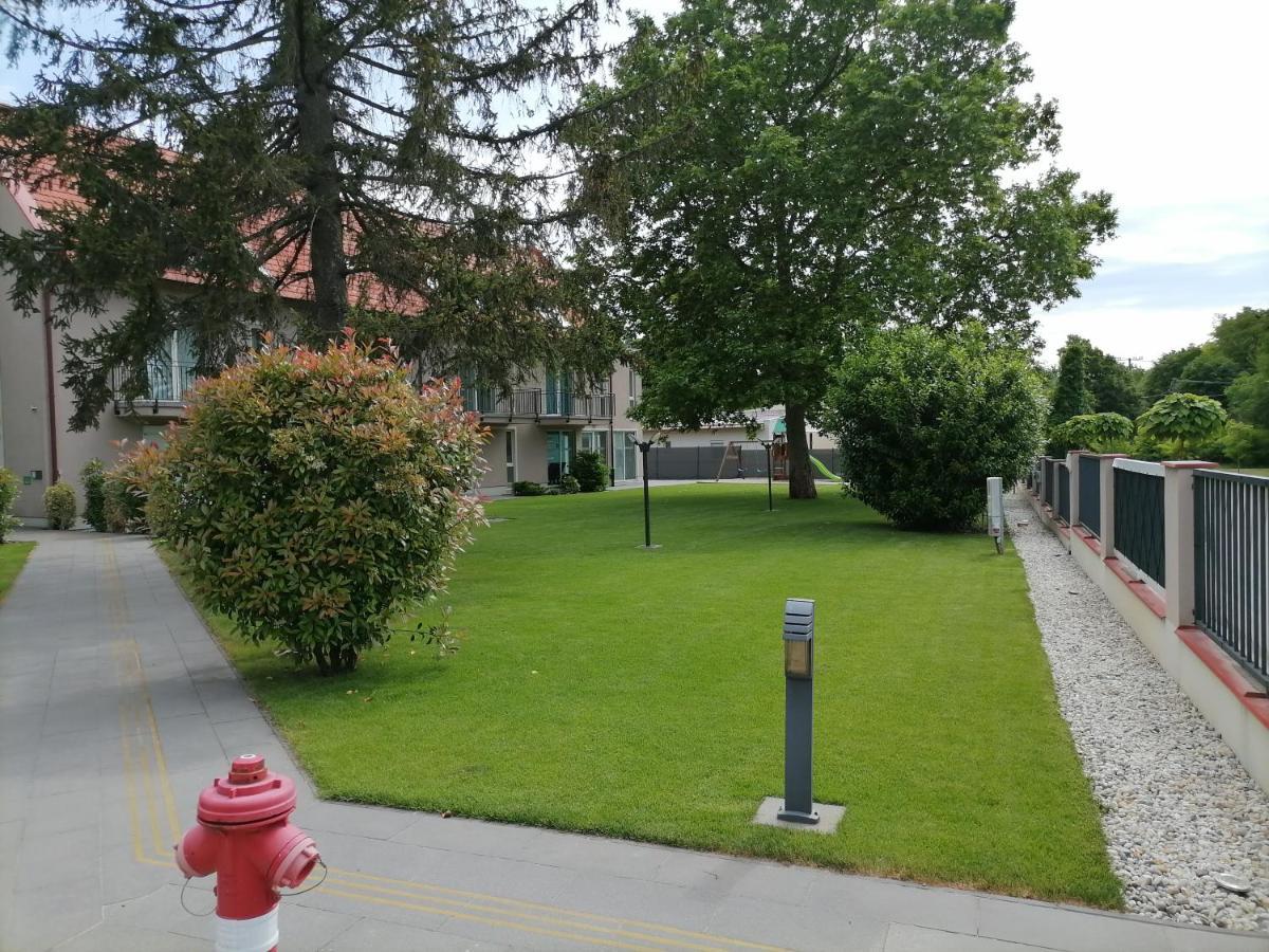 Ferienwohnung Kapitany Apartman Siófok Exterior foto