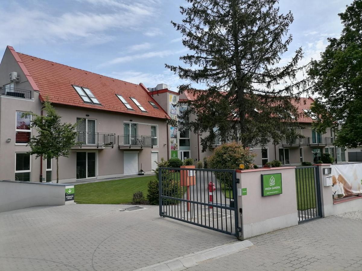 Ferienwohnung Kapitany Apartman Siófok Exterior foto